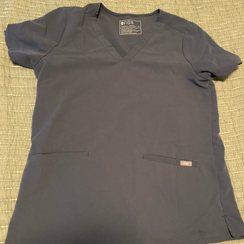 FIGS “Space Navy” 3-Pocket Scrub Top (M)